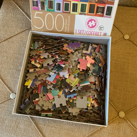 500 Piece Door & Window Puzzle - Picture 2 of 3